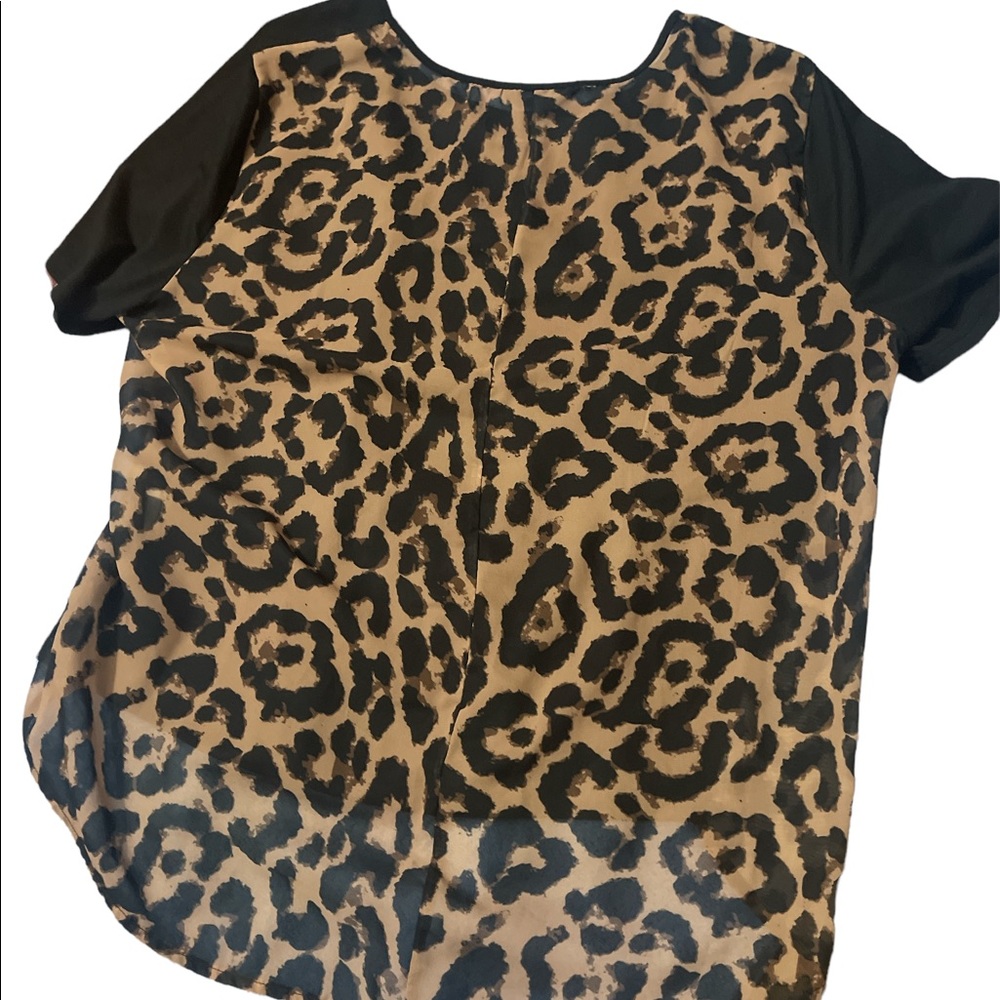 Beautiful leopard shirt!